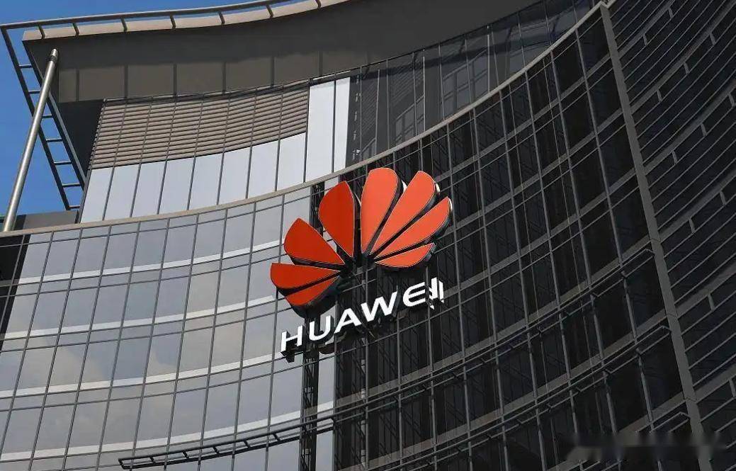 这一波投资的主线就是算力，华为董事说：美国基本上在算力上卡不了脖子了，为什么连续炒作PCB，CPO方向，主要原因就是算力需求量太大了